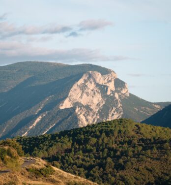 Subida al techo de la etapa: el Coll d’Ares (1.534 m)